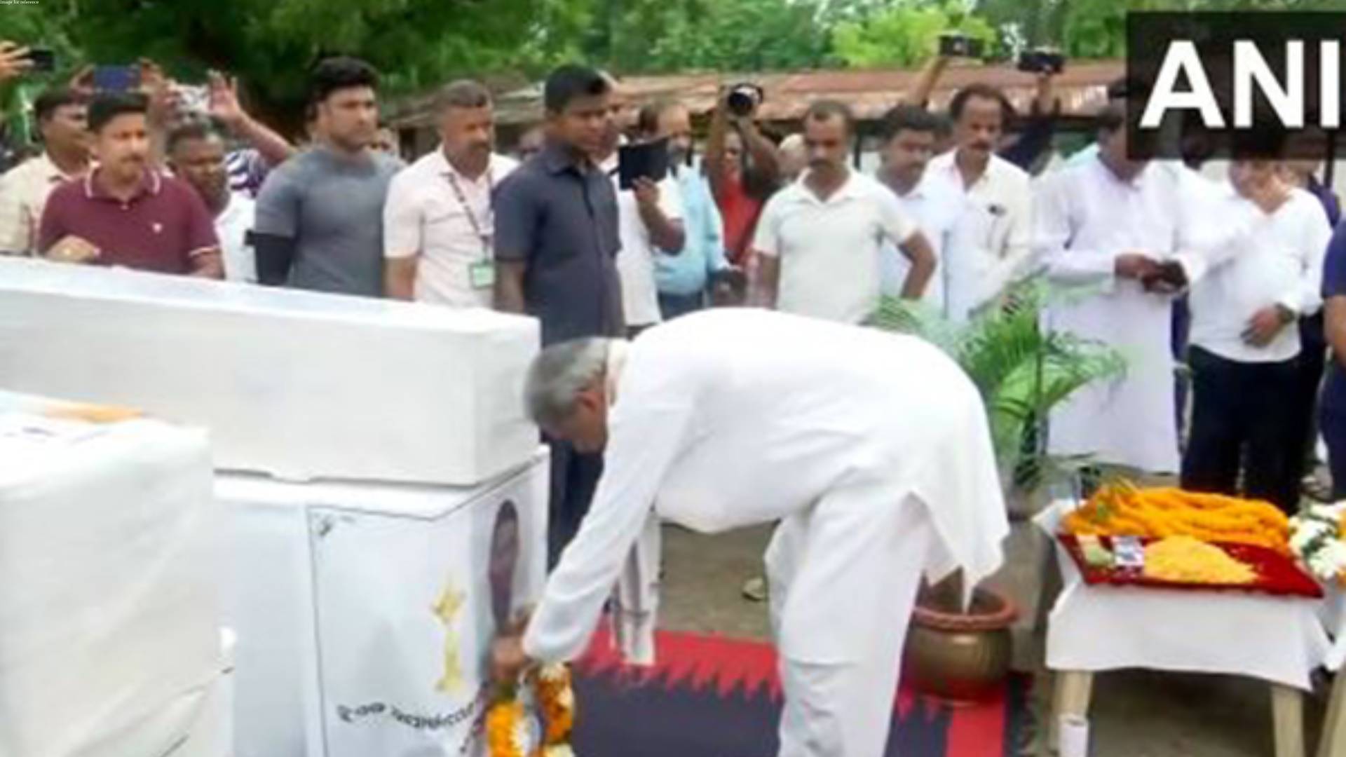 Bodies of two Kuwait blaze victims from Odisha reach Bhubaneswar; leaders pay last respects